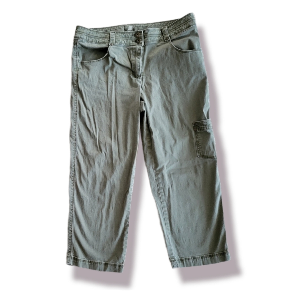 Liz Claiborne Capri Pants Size 6